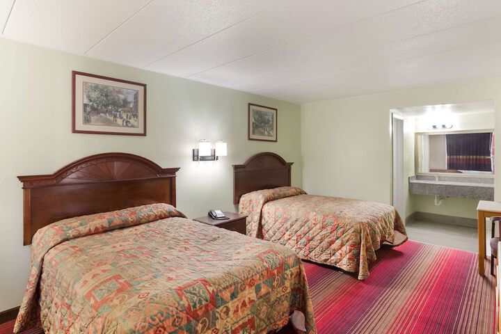 2 Double Beds (4 of 8)
