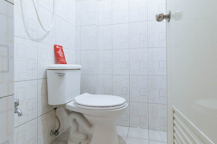 Room 12 of 16