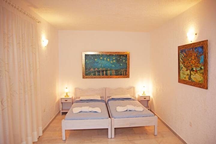 Room 30 of 65