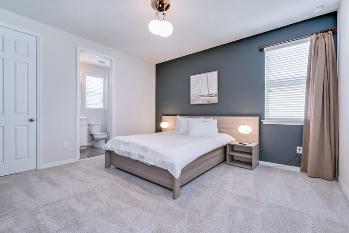 Room 10 of 84