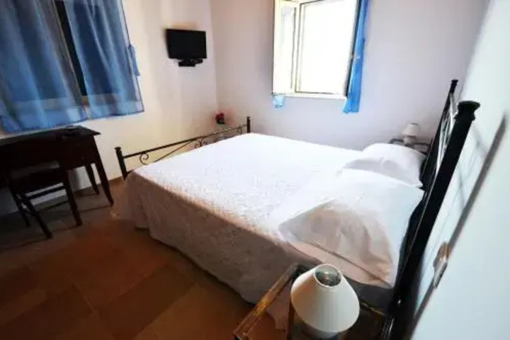Room 7 of 15