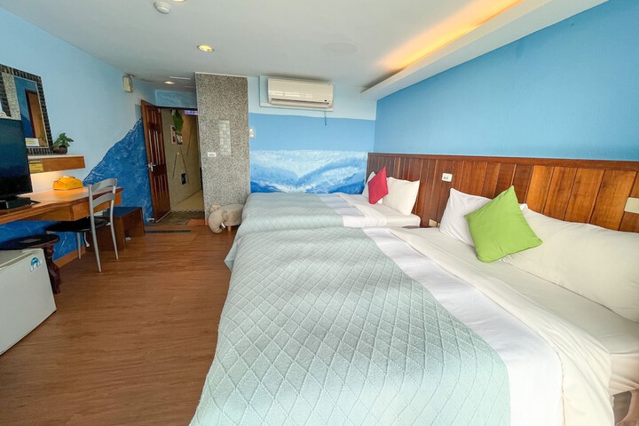 Room 13 of 39