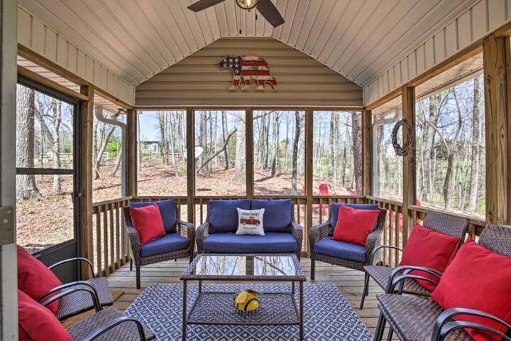 Image of Less than 3 miles to Downtown with firepit