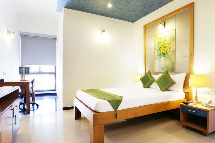 Room 8 of 47
