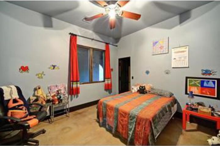 Room 20 of 103