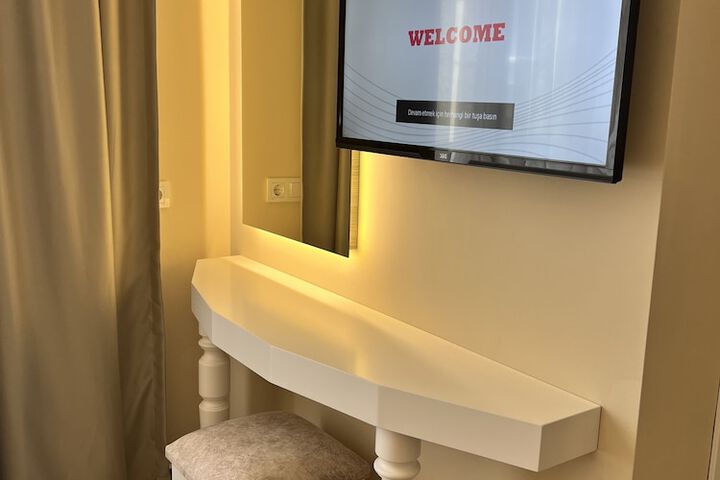 Room 25 of 121