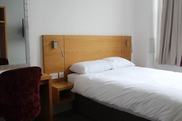 Room 2 of 78