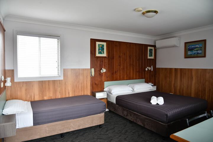 Room 16 of 46