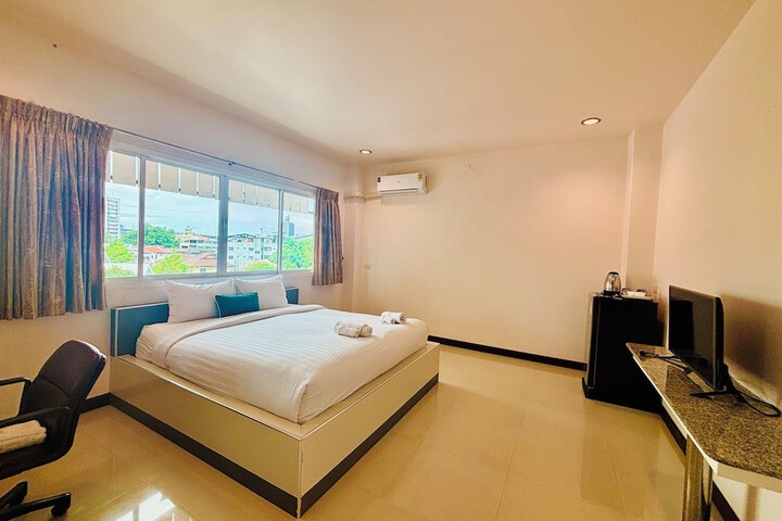 Room 11 of 68