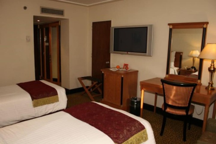 Room 38 of 80