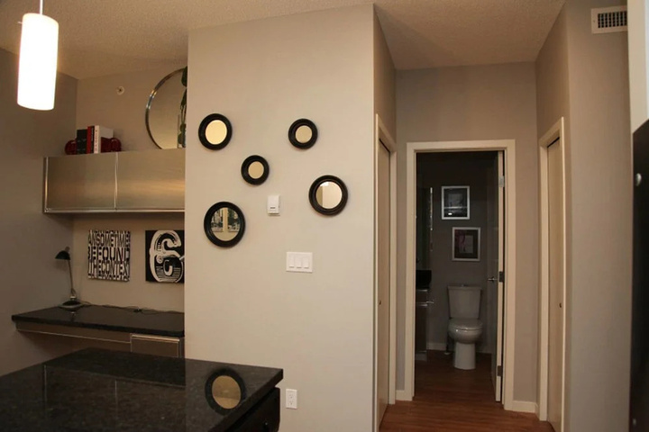 Room 6 of 13