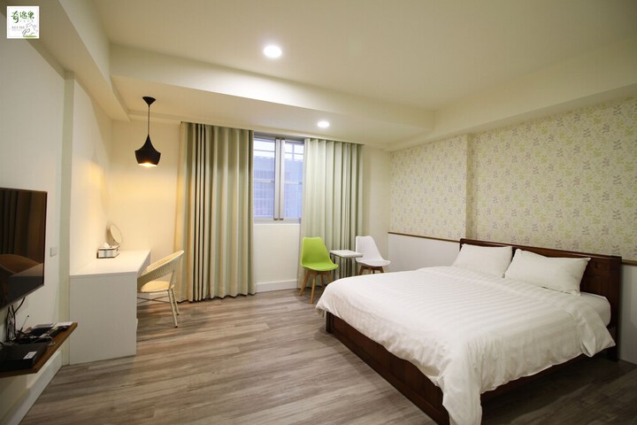 Room 17 of 46