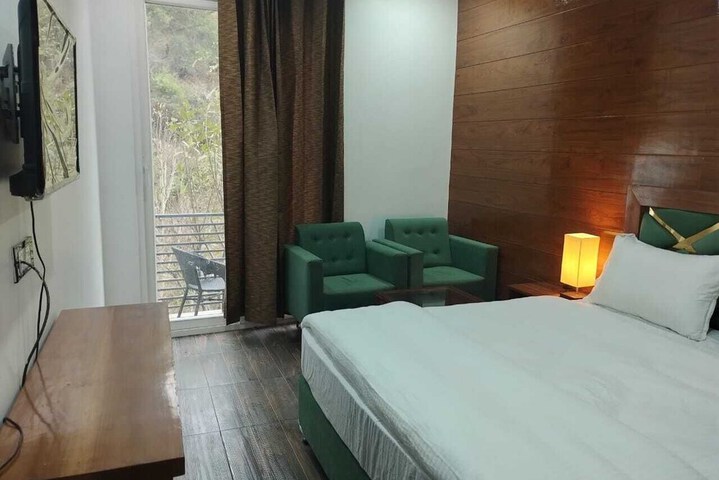 Room 9 of 21