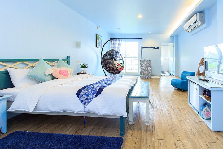 Room 2 of 66