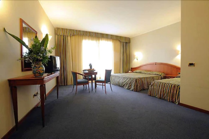 Room 7 of 20