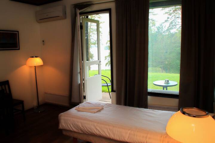 Room 21 of 100