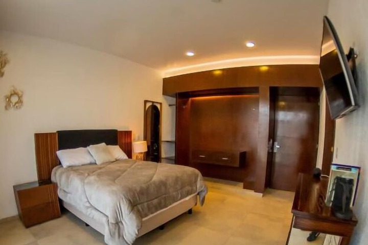 Room 2 of 38