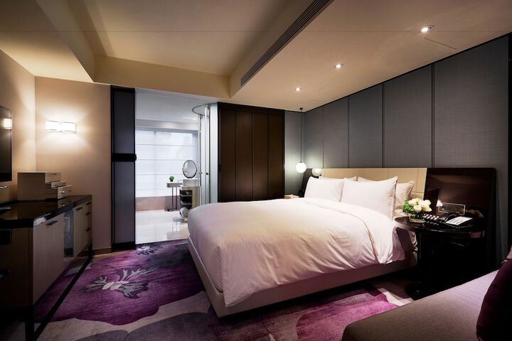 Room 14 of 66