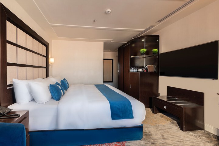 Room 7 of 37