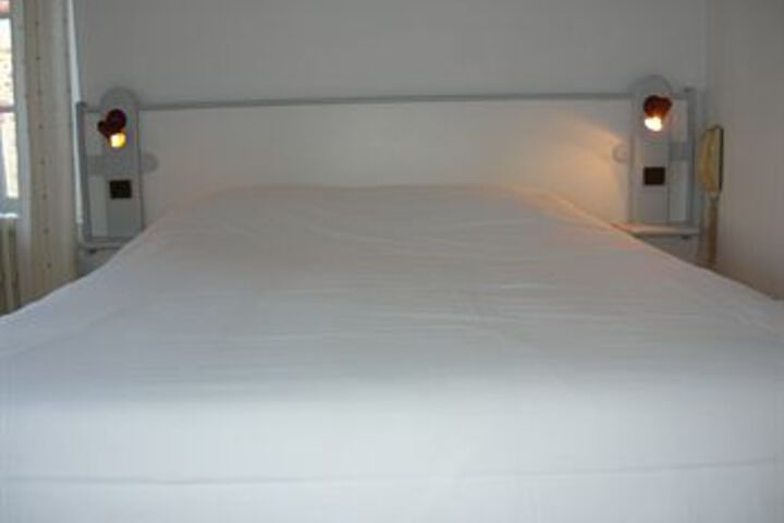Room 9 of 23