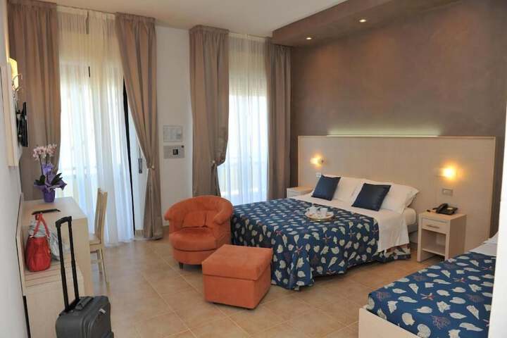 Room 2 of 18