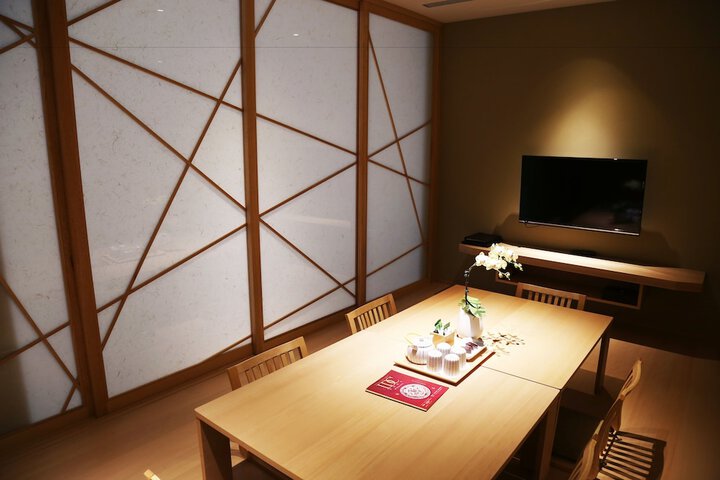 Room 15 of 103