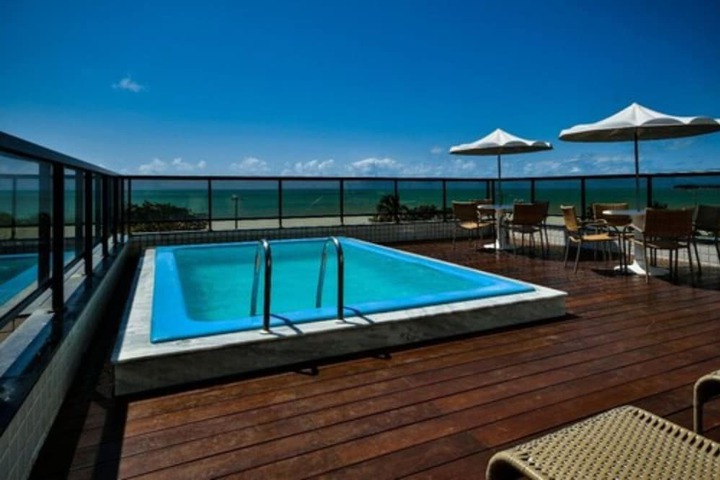 Hotel Pool