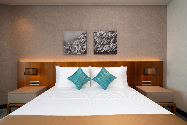 Room 3 of 18