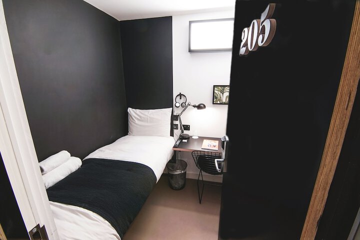 Room 30 of 71