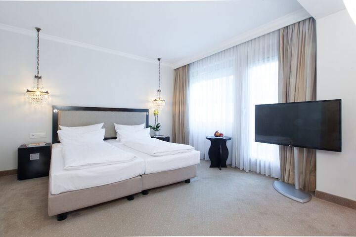 Room 49 of 73
