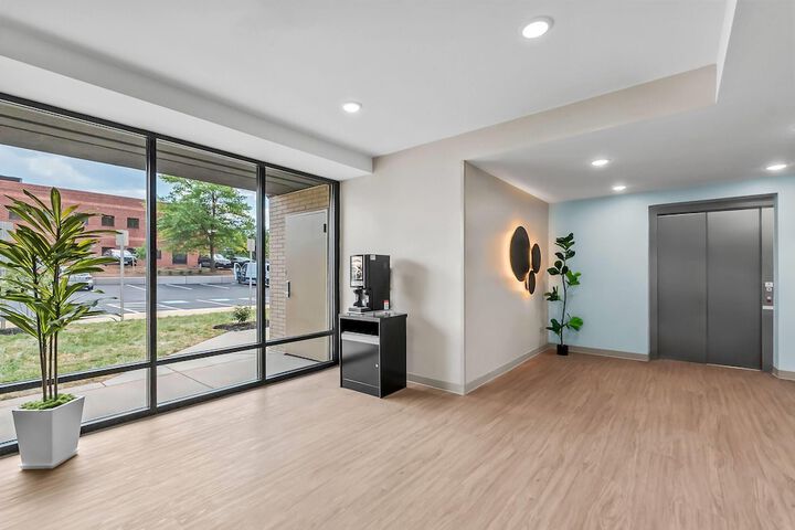 Hotel Interior 4 of 36