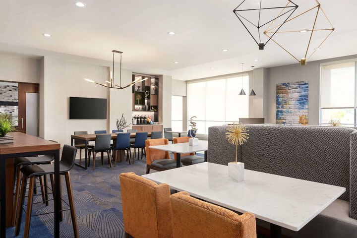 Breakfast/Coffee Service 22 of 33