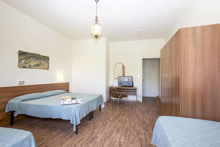 Room 4 of 19