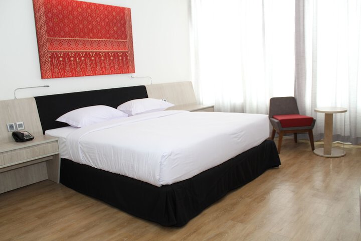 Room 8 of 43
