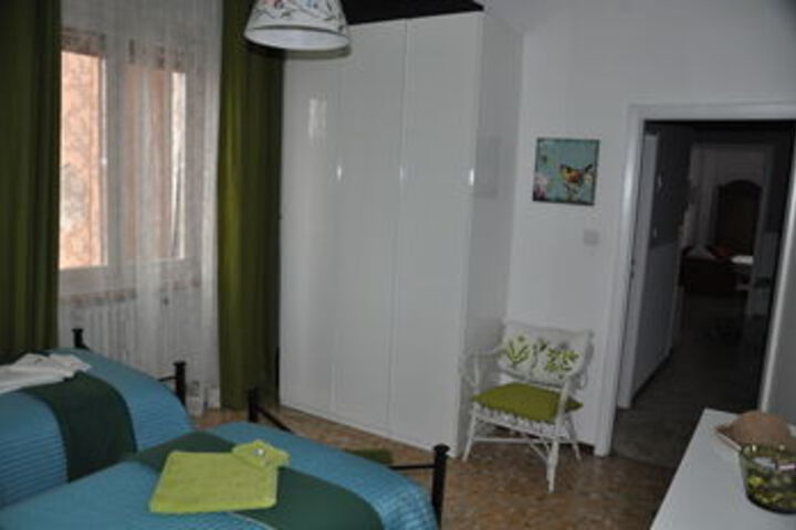 Room 27 of 61