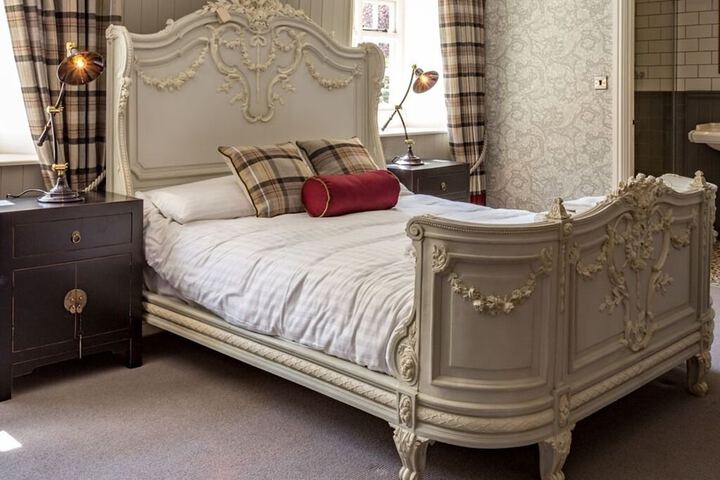 Room 3 of 54
