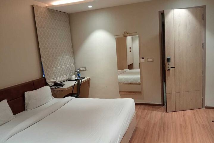 Room 19 of 25