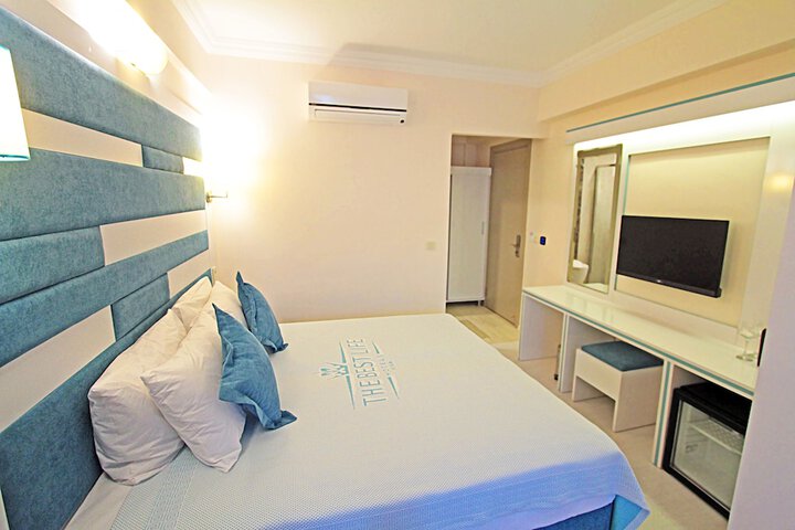 Room 8 of 14