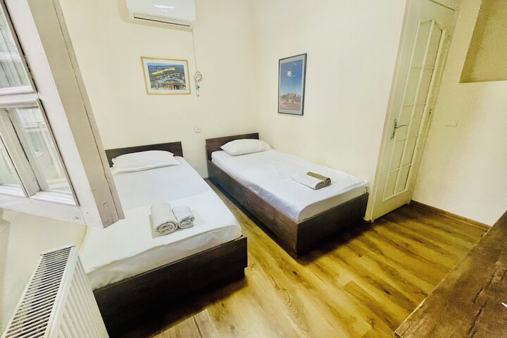 Room 56 of 146