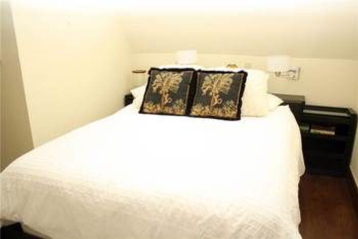 Room 5 of 20