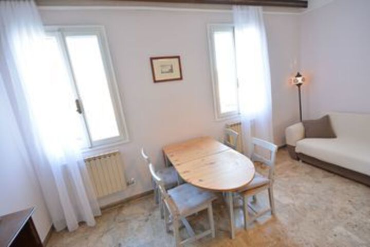 Room 18 of 25