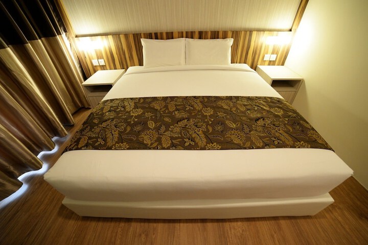 Room 4 of 30