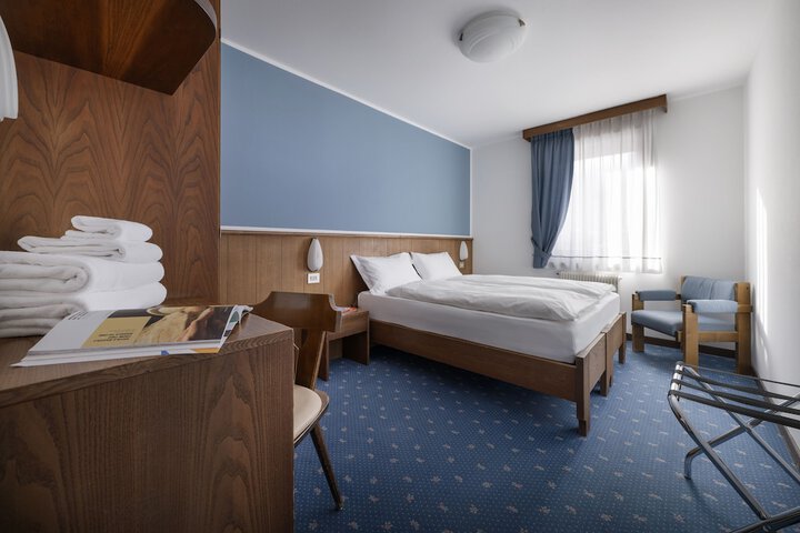 Room 50 of 110