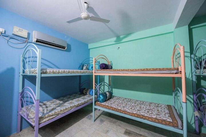 Room 9 of 25