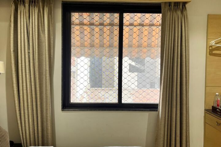 Room 59 of 136