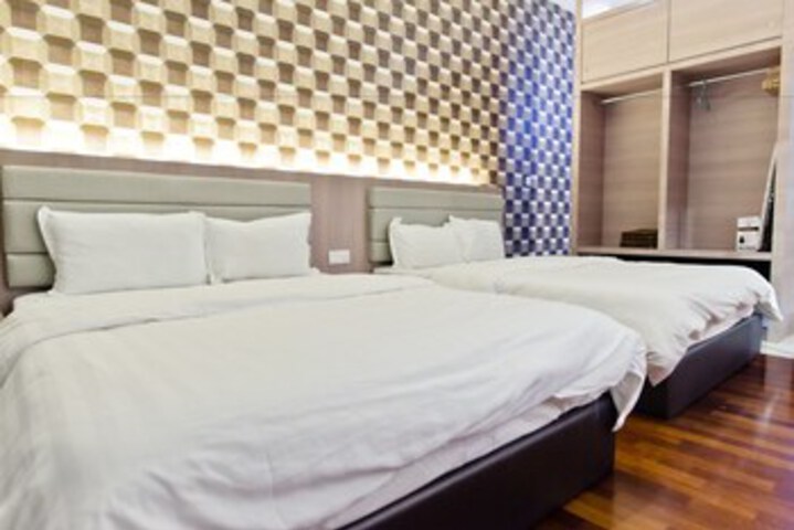 Room 43 of 60