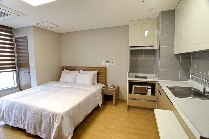 Room 25 of 48