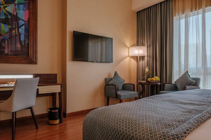 Room 4 of 52