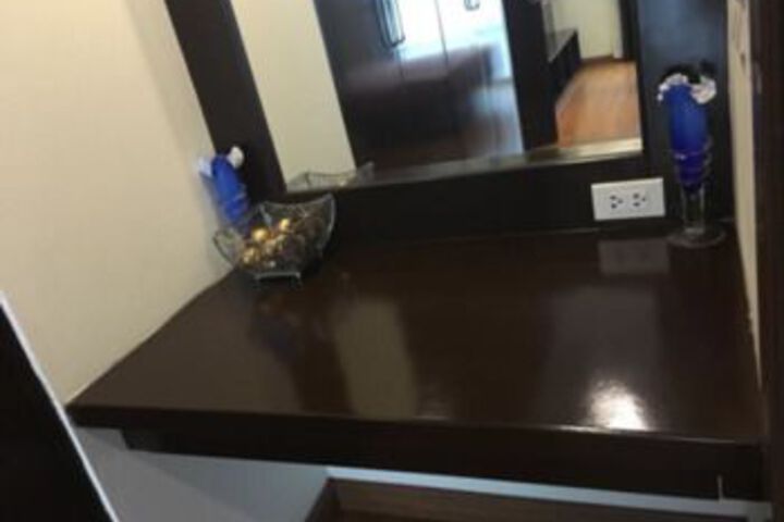 Room 17 of 34