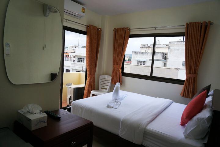 Room 7 of 44